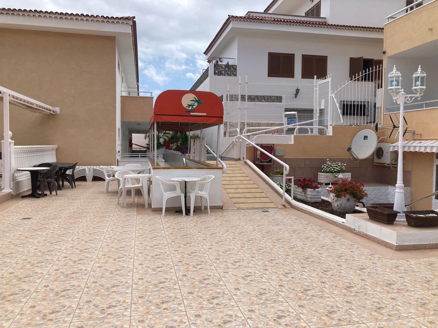 Apartament na sprzedaż w Costa Adeje z basenem - 220 000 € (Ref: 7821643)
