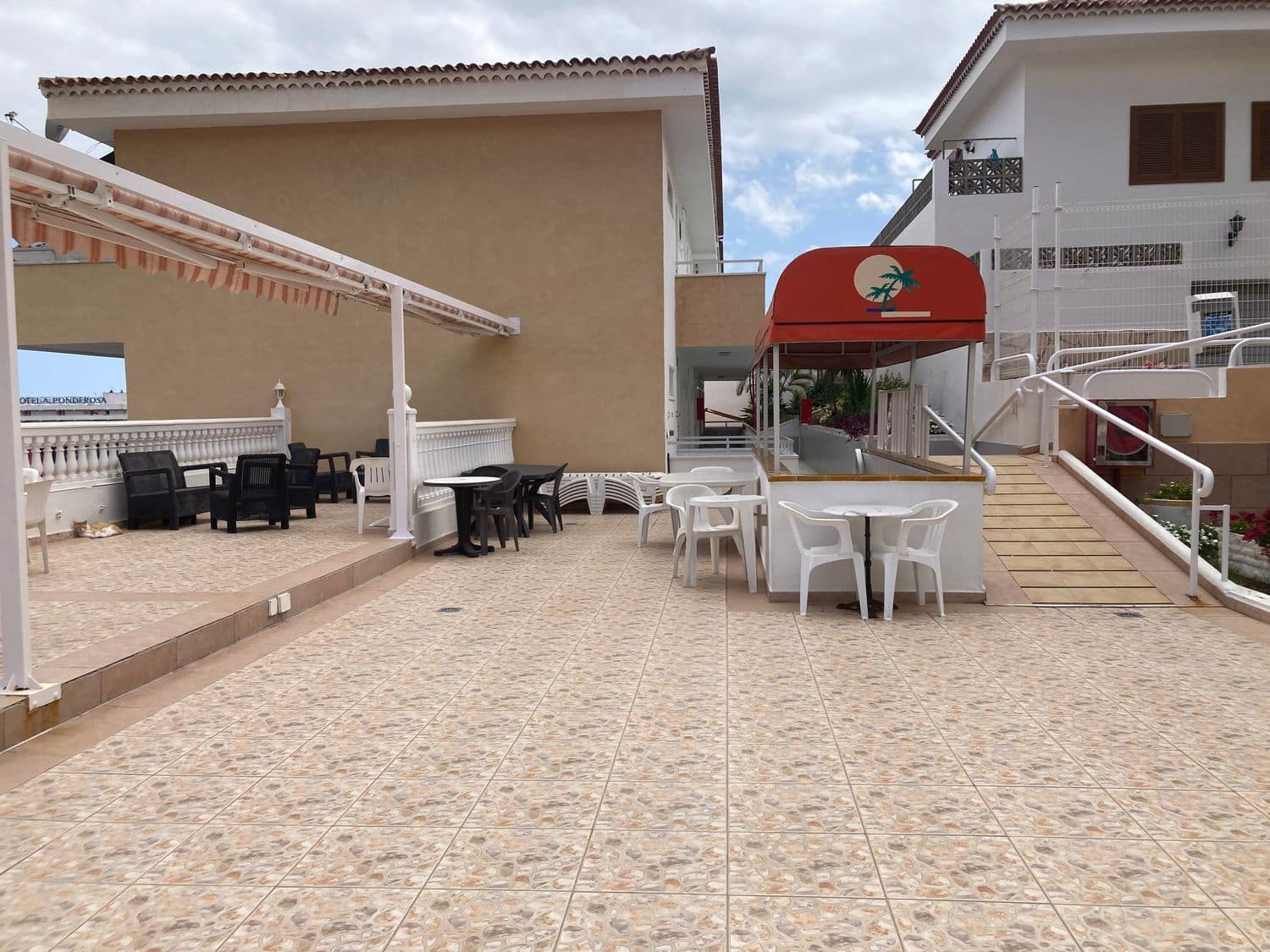 Apartament na sprzedaż w Costa Adeje z basenem - 220 000 € (Ref: 7821643)