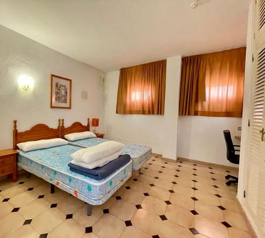 1 chambre Appartement à vendre à Playa de las Américas, Adeje avec piscine - 275 000 € (Ref: 7821644)