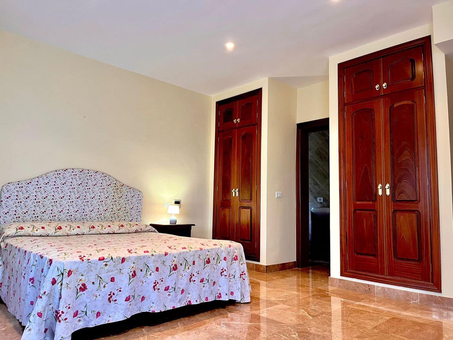 4 bedroom Villa for sale in Santiago del Teide with garage - € 1,400,000 (Ref: 8005621)