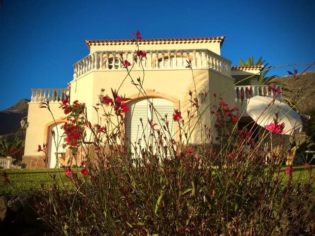 4 camera da letto Villa in vendita in Santiago del Teide con garage - 1.400.000 € (Rif: 8005621)