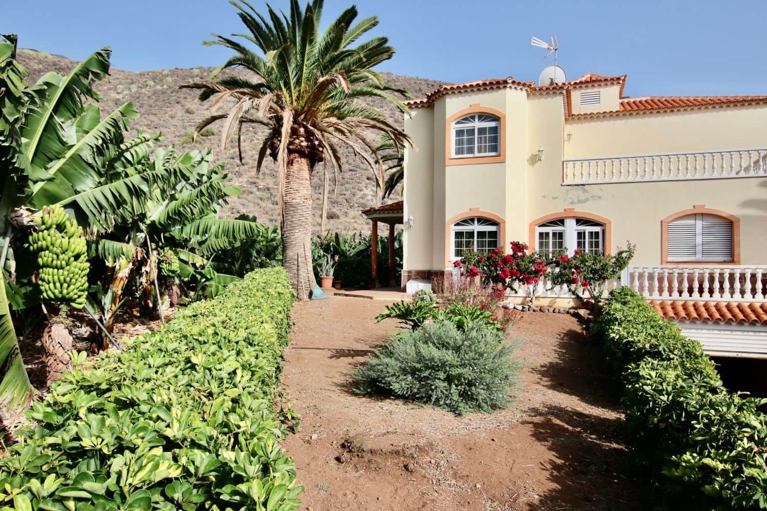 4 bedroom Villa for sale in Santiago del Teide with garage - € 1,400,000 (Ref: 8005621)