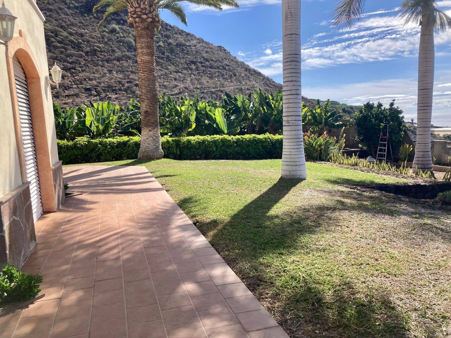 4 bedroom Villa for sale in Santiago del Teide with garage - € 1,400,000 (Ref: 8005621)