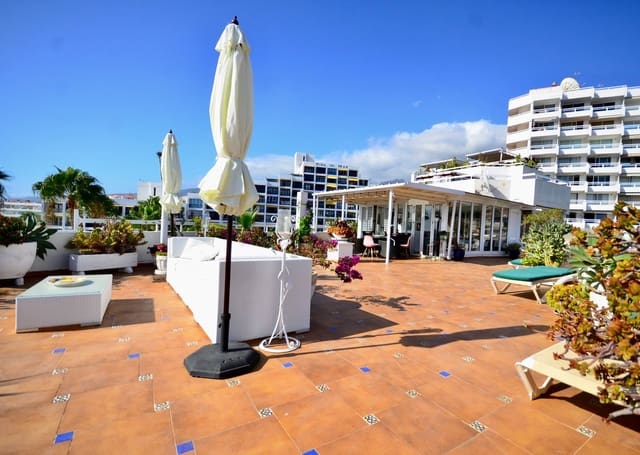 3 chambre Appartement à vendre à Playa de las Américas, Adeje avec piscine - 915 000 € (Ref: 8065288)
