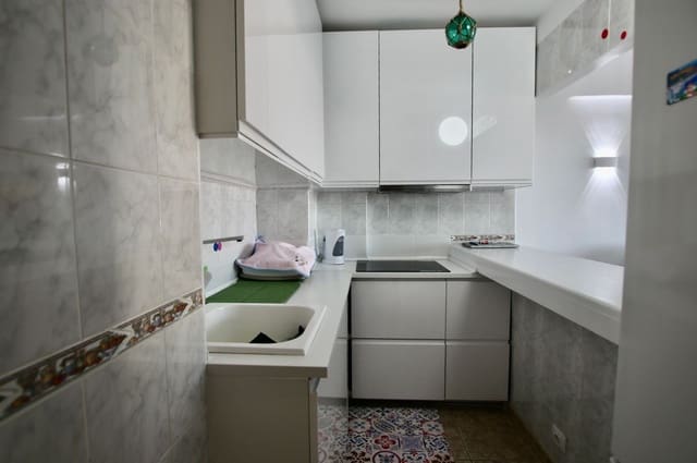 1 sovrum Lägenhet att hyra i Puerto Santiago, Santiago del Teide med garage - 1 100 € (Ref: 8247202)