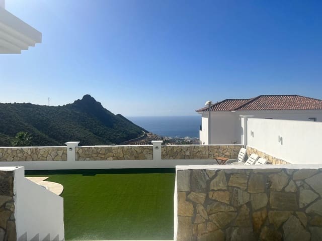 7 bedroom Villa for sale in Torviscas Centro y Alto, Adeje with pool garage - € 1,800,000 (Ref: 8302514)
