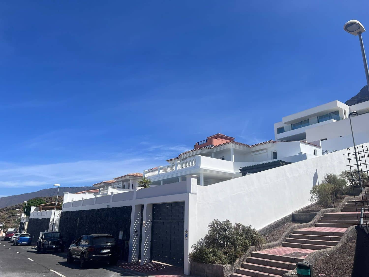 7 bedroom Villa for sale in Costa Adeje with pool garage - € 1,800,000 (Ref: 8302514)