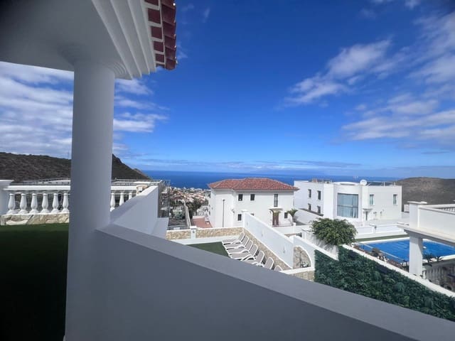 7 bedroom Villa for sale in Torviscas Centro y Alto, Adeje with pool garage - € 1,800,000 (Ref: 8302514)