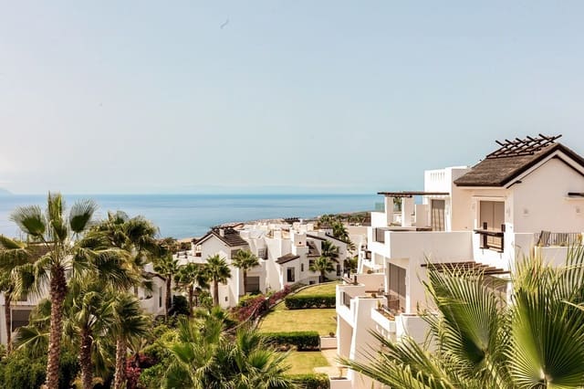 2 makuuhuone Huoneisto myytävänä paikassa Playa San Juan, Guía de Isora mukana uima-altaan 
autotalli - 996 000 € (Ref: 8308919)