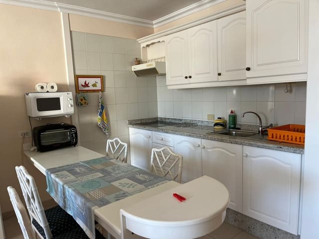 1 sovrum Lägenhet att hyra i Puerto Santiago, Santiago del Teide med pool garage - 1 000 € (Ref: 8459360)