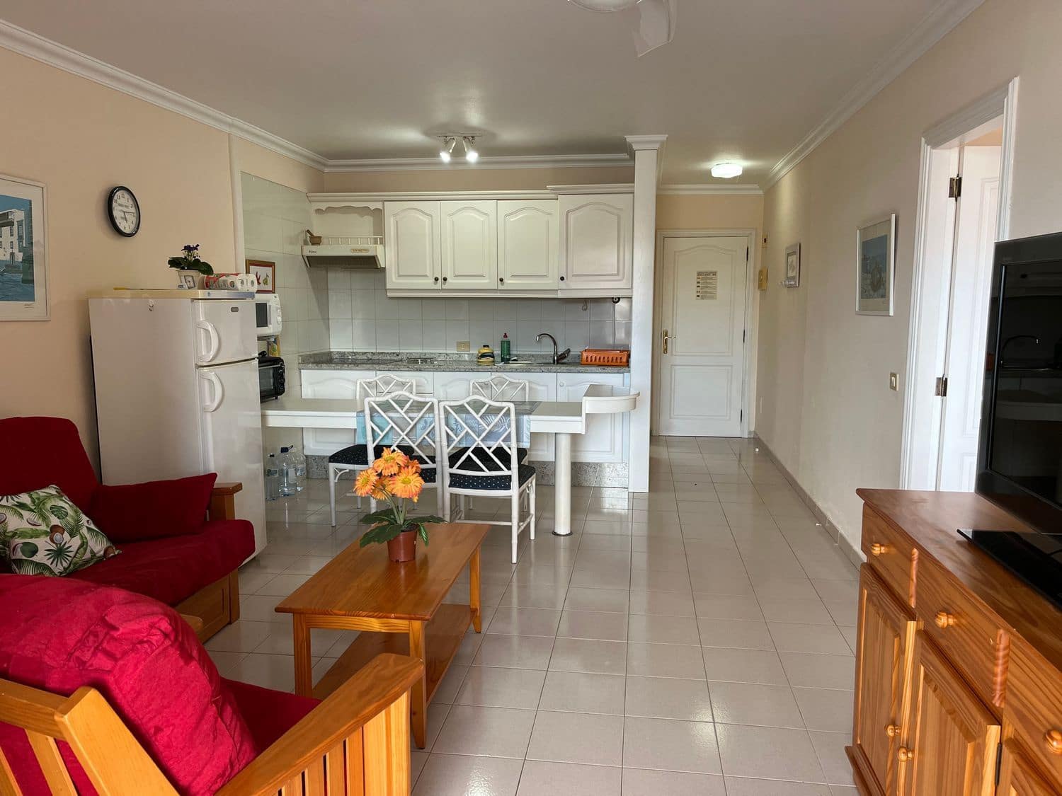 1 quarto Apartamento para arrendar em Puerto Santiago com piscina garagem - 1 000 € (Ref: 8459360)