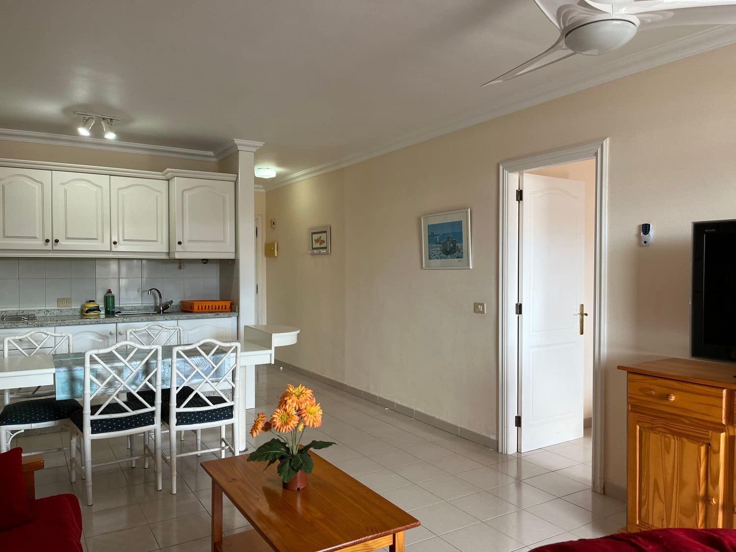 1 quarto Apartamento para arrendar em Puerto Santiago com piscina garagem - 1 000 € (Ref: 8459360)