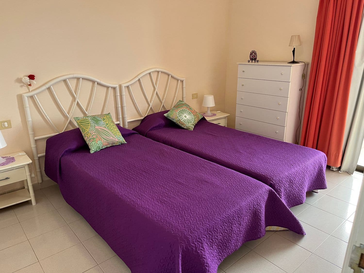 1 quarto Apartamento para arrendar em Puerto Santiago com piscina garagem - 1 000 € (Ref: 8459360)