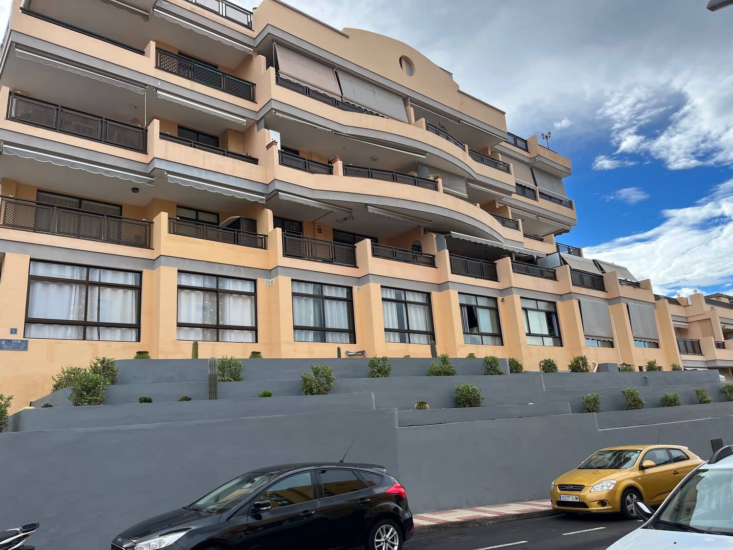 1 quarto Apartamento para arrendar em Puerto Santiago com piscina garagem - 1 000 € (Ref: 8459360)