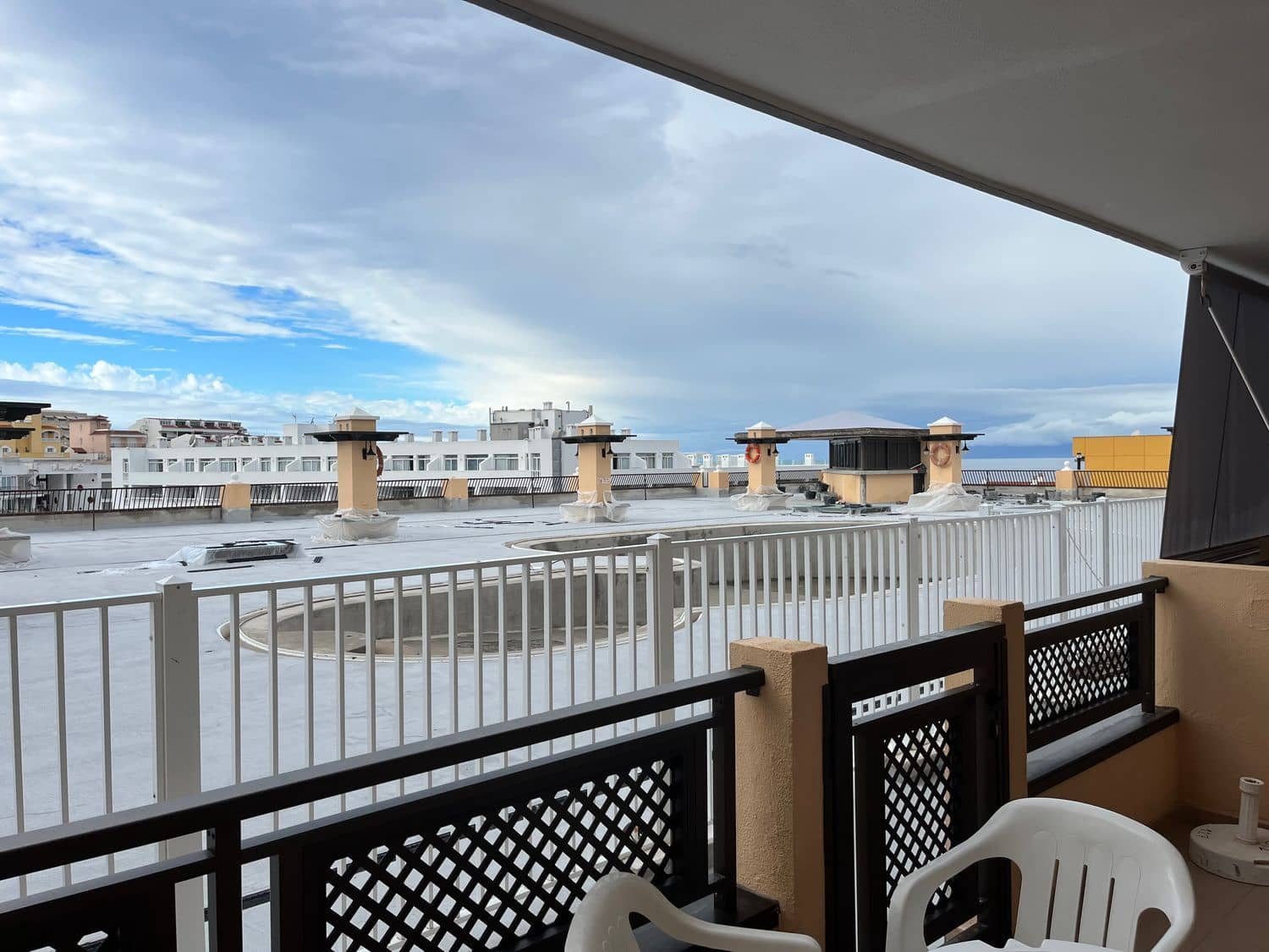 1 quarto Apartamento para arrendar em Puerto Santiago com piscina garagem - 1 000 € (Ref: 8459360)