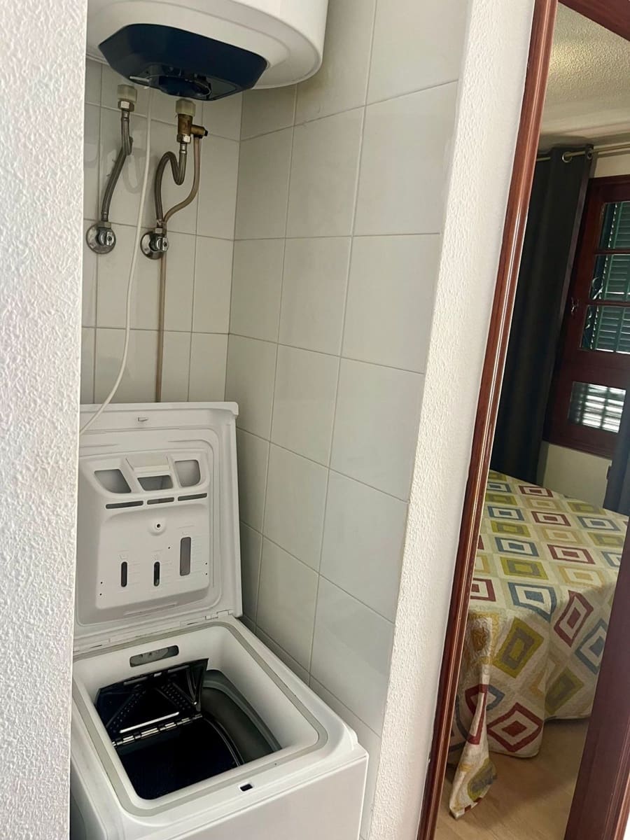 2 bedroom Apartment for sale in Los Cristianos - € 430,000 (Ref: 8463414)