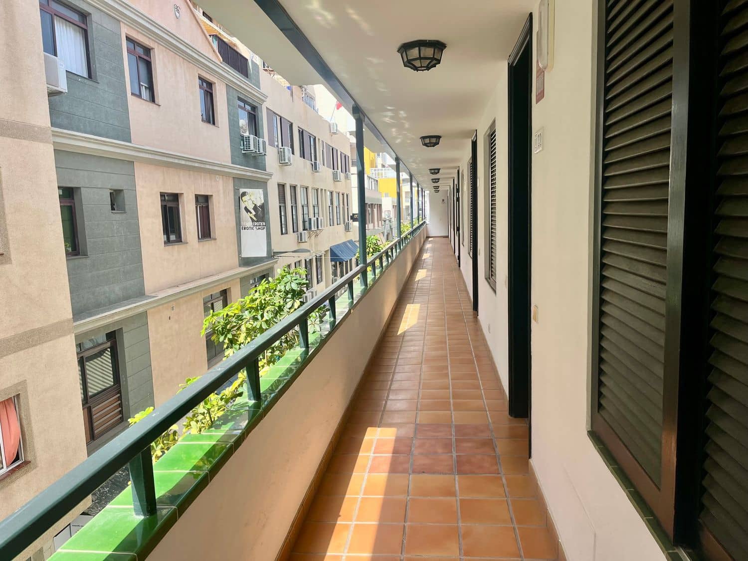 2 bedroom Apartment for sale in Los Cristianos - € 430,000 (Ref: 8463414)