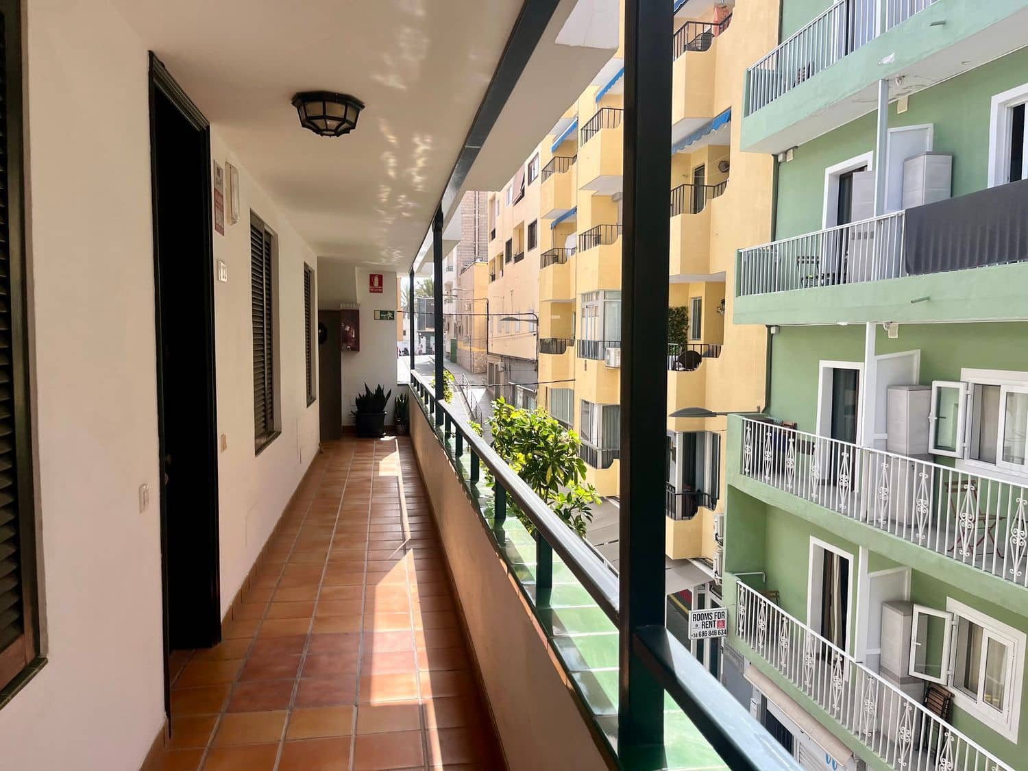 2 bedroom Apartment for sale in Los Cristianos - € 430,000 (Ref: 8463414)