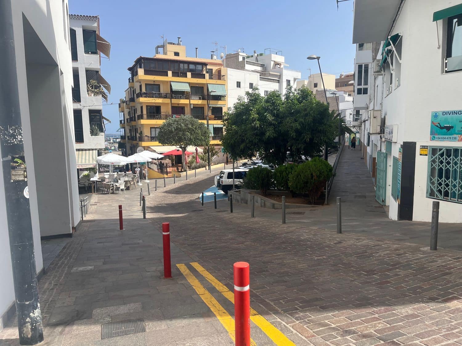 2 bedroom Apartment for sale in Los Cristianos - € 430,000 (Ref: 8463414)