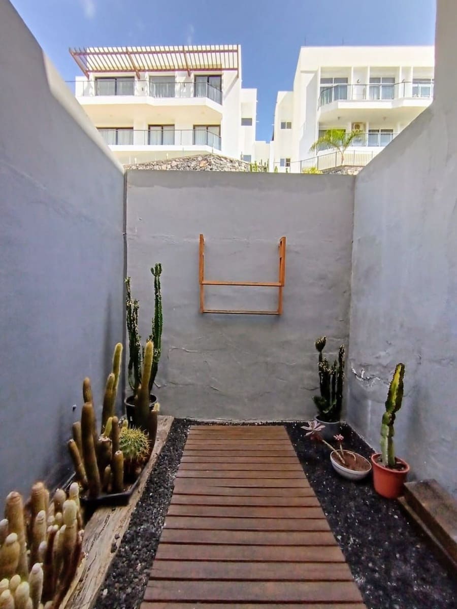 3 soverom Hus til salgs i Costa Adeje med svømmebasseng garasje - € 1 140 000 (Ref: 8531485)