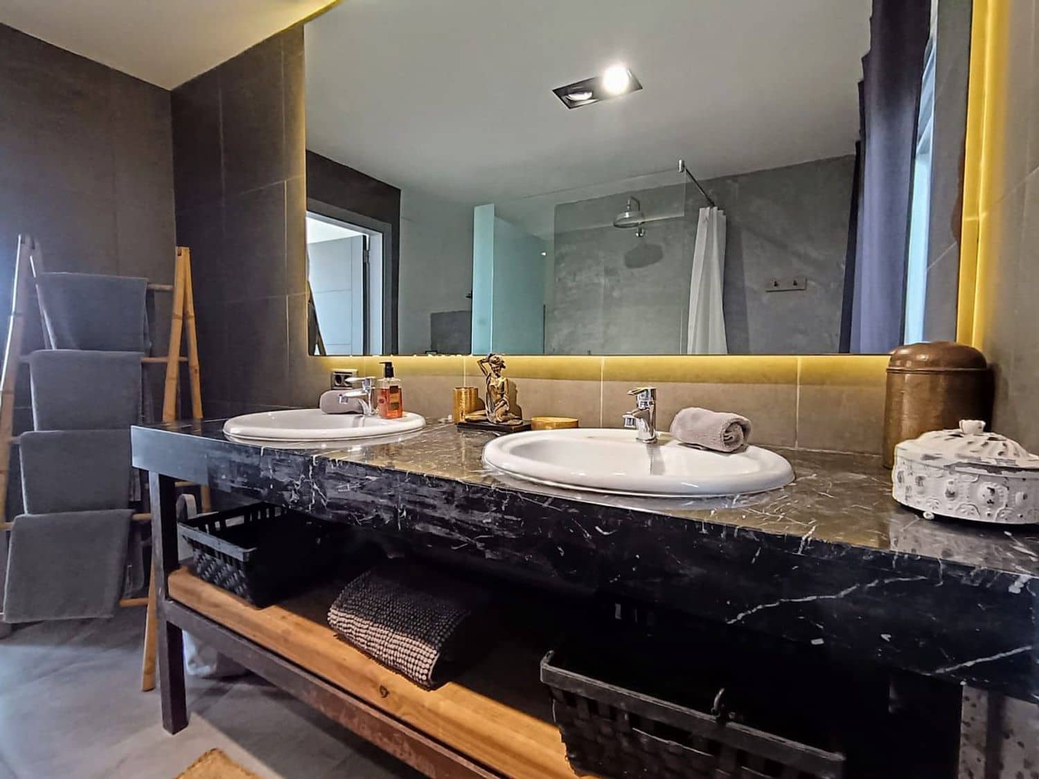 3 soverom Hus til salgs i Costa Adeje med svømmebasseng garasje - € 1 140 000 (Ref: 8531485)