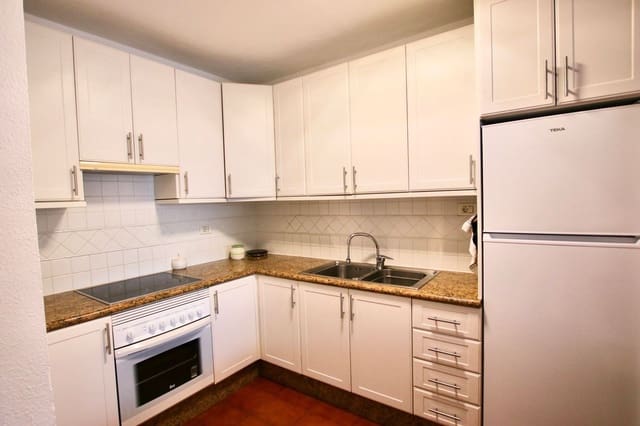 1 sypialnia Dom do wynajęcia w Puerto Santiago, Santiago del Teide z basenem garażem - 1 300 € (Ref: 8548966)