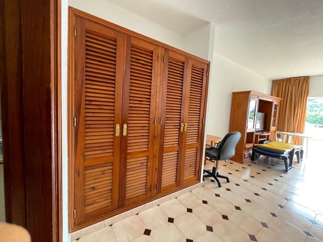 Appartamento in vendita in Playa de las Américas, Adeje con piscina - 219.000 € (Rif: 8590236)