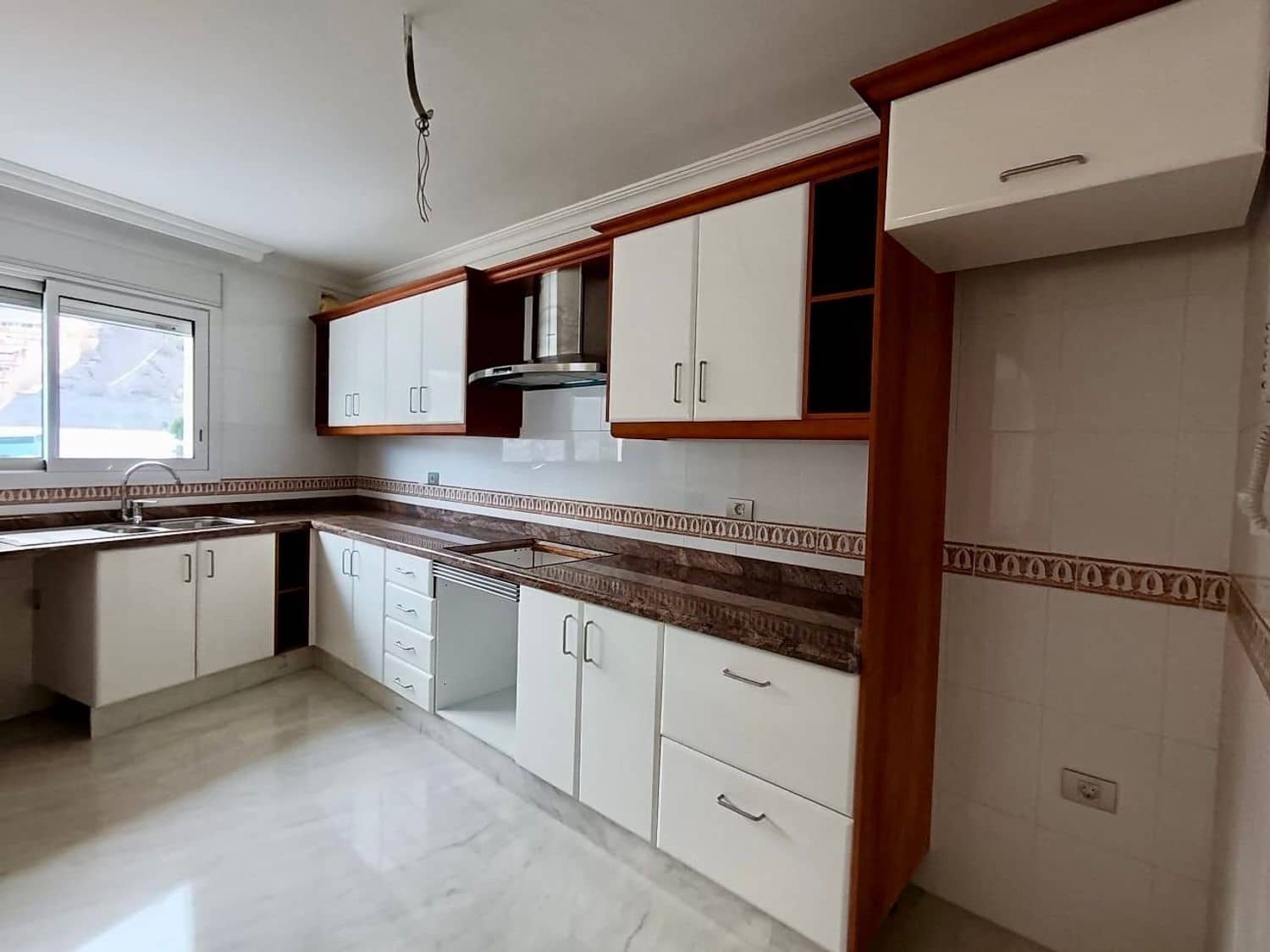 2 soveværelse Lejlighed til salg i Puerto Santiago med swimmingpool garage - € 655.463 (Ref: 8601113)