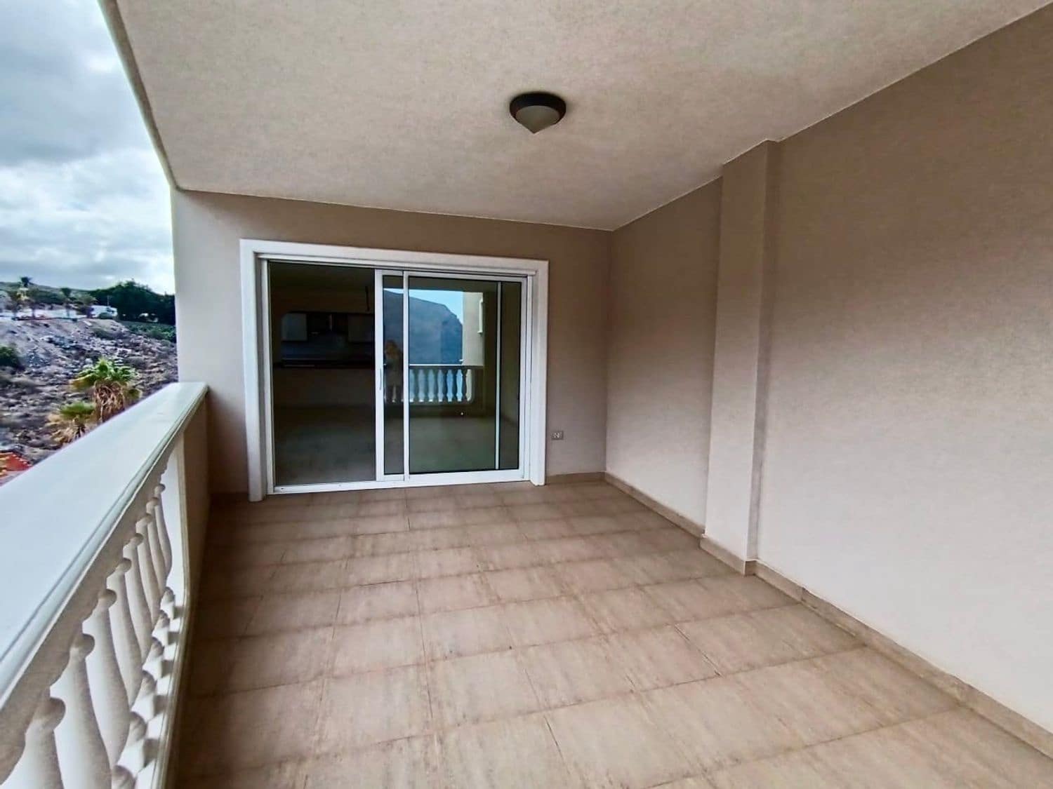 2 soveværelse Lejlighed til salg i Puerto Santiago med swimmingpool garage - € 655.463 (Ref: 8601113)