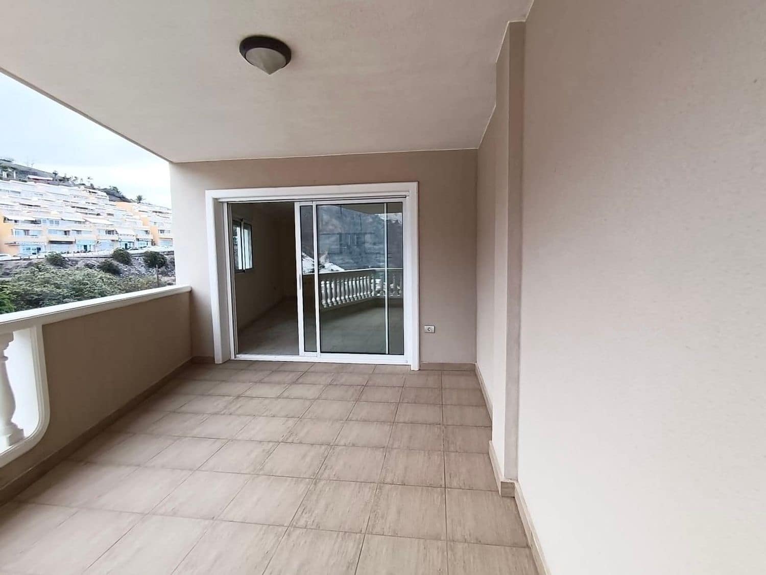 2 soveværelse Lejlighed til salg i Puerto Santiago med swimmingpool garage - € 655.463 (Ref: 8601113)