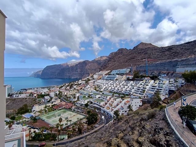 2 soveværelse Lejlighed til salg i Puerto Santiago, Santiago del Teide med swimmingpool garage - € 655.463 (Ref: 8601113)