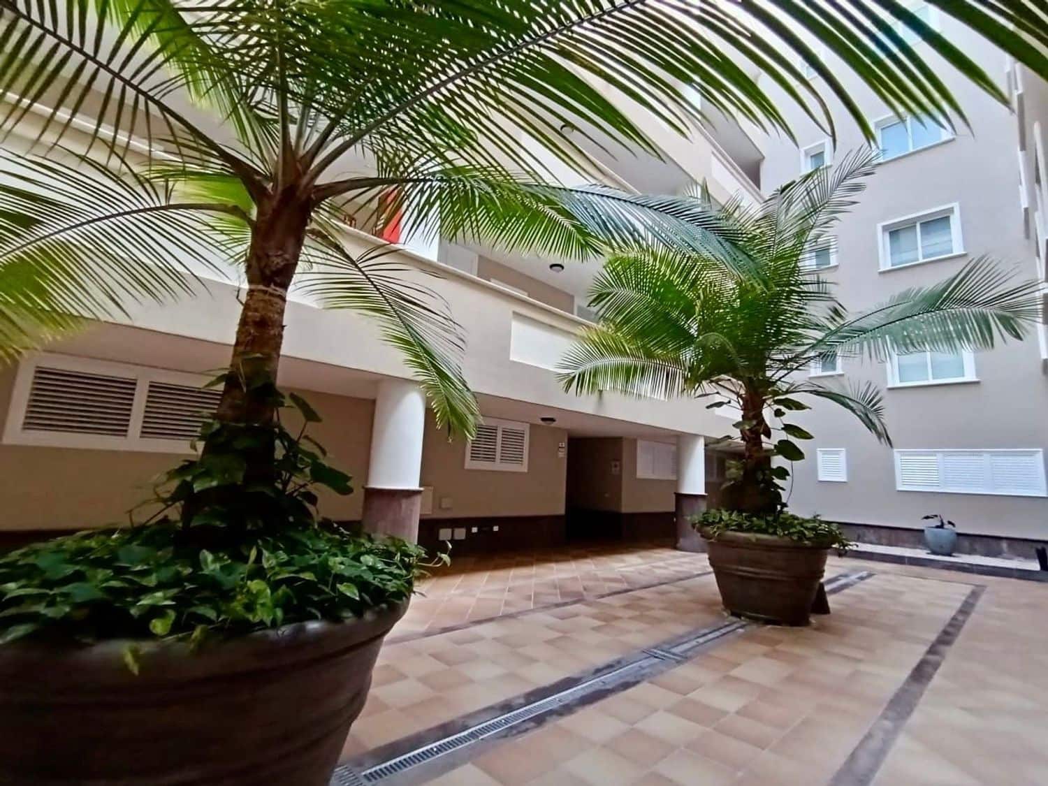 2 soveværelse Lejlighed til salg i Puerto Santiago med swimmingpool garage - € 655.463 (Ref: 8601113)