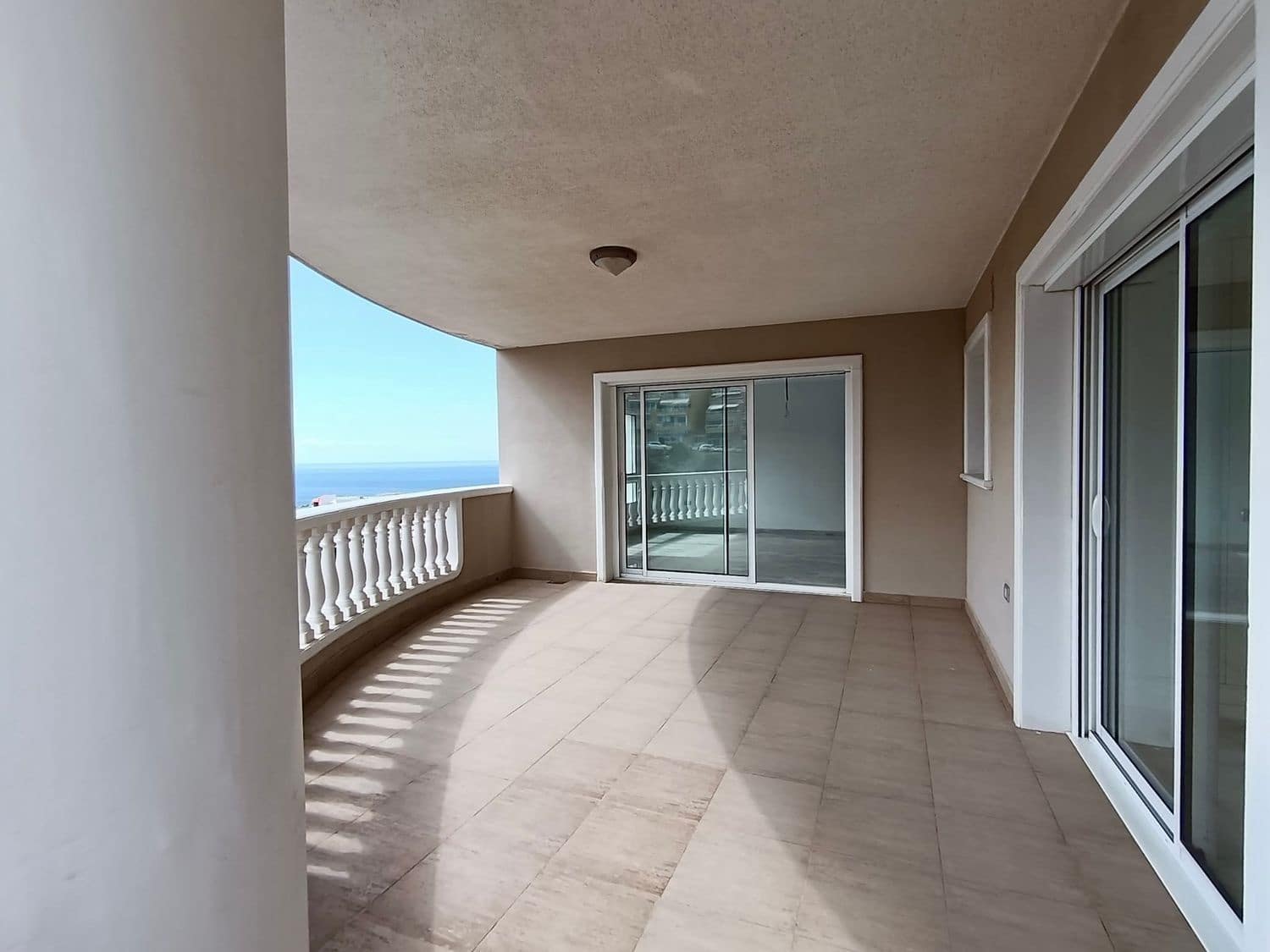 2 soveværelse Lejlighed til salg i Puerto Santiago med swimmingpool garage - € 597.083 (Ref: 8604481)