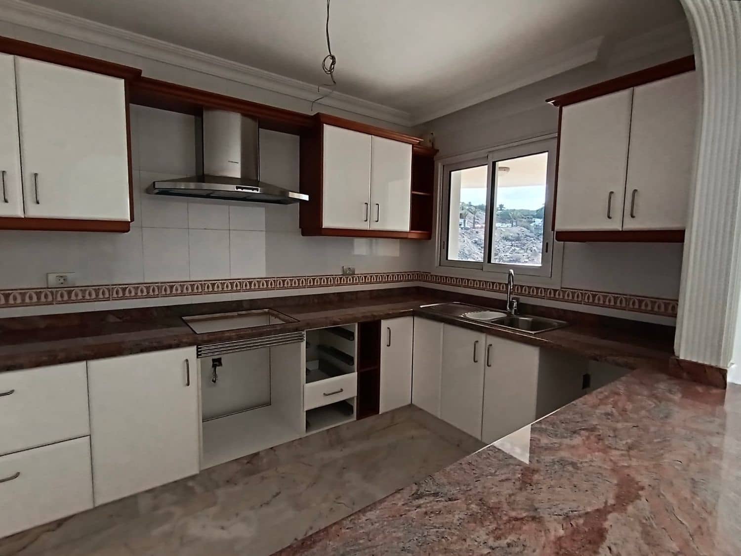 2 soveværelse Lejlighed til salg i Puerto Santiago med swimmingpool garage - € 597.083 (Ref: 8604481)