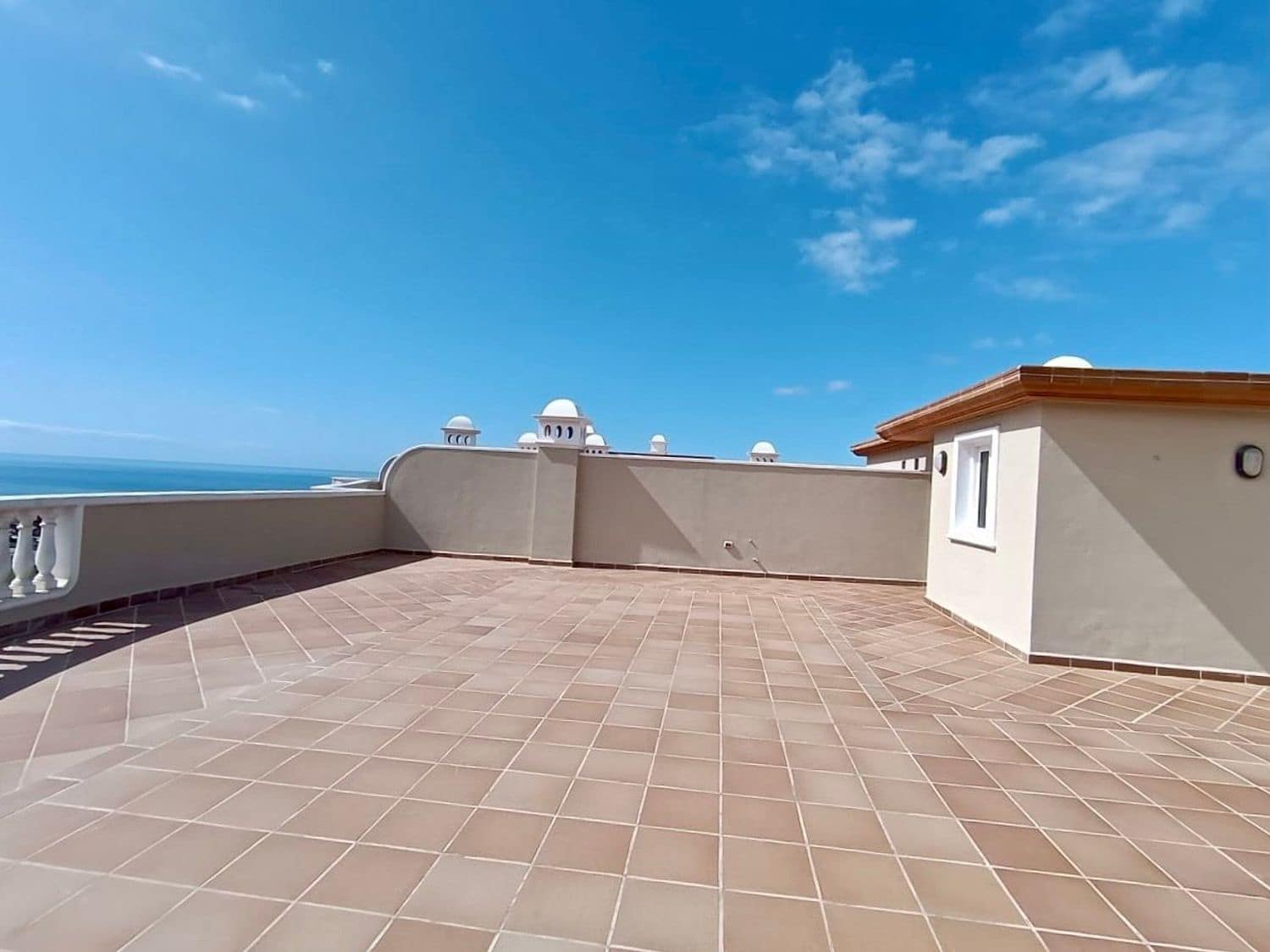 2 soveværelse Lejlighed til salg i Puerto Santiago med swimmingpool garage - € 597.083 (Ref: 8604481)