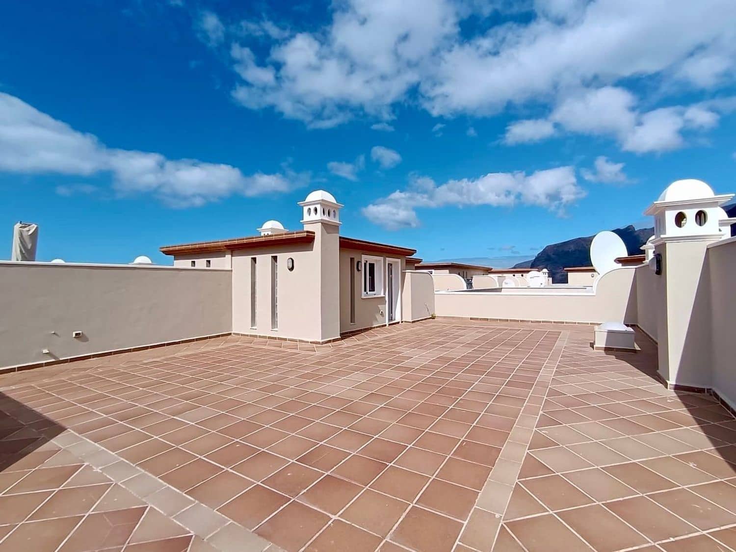 2 chambre Appartement à vendre à Puerto Santiago avec piscine garage - 550 883 € (Ref: 8607964)