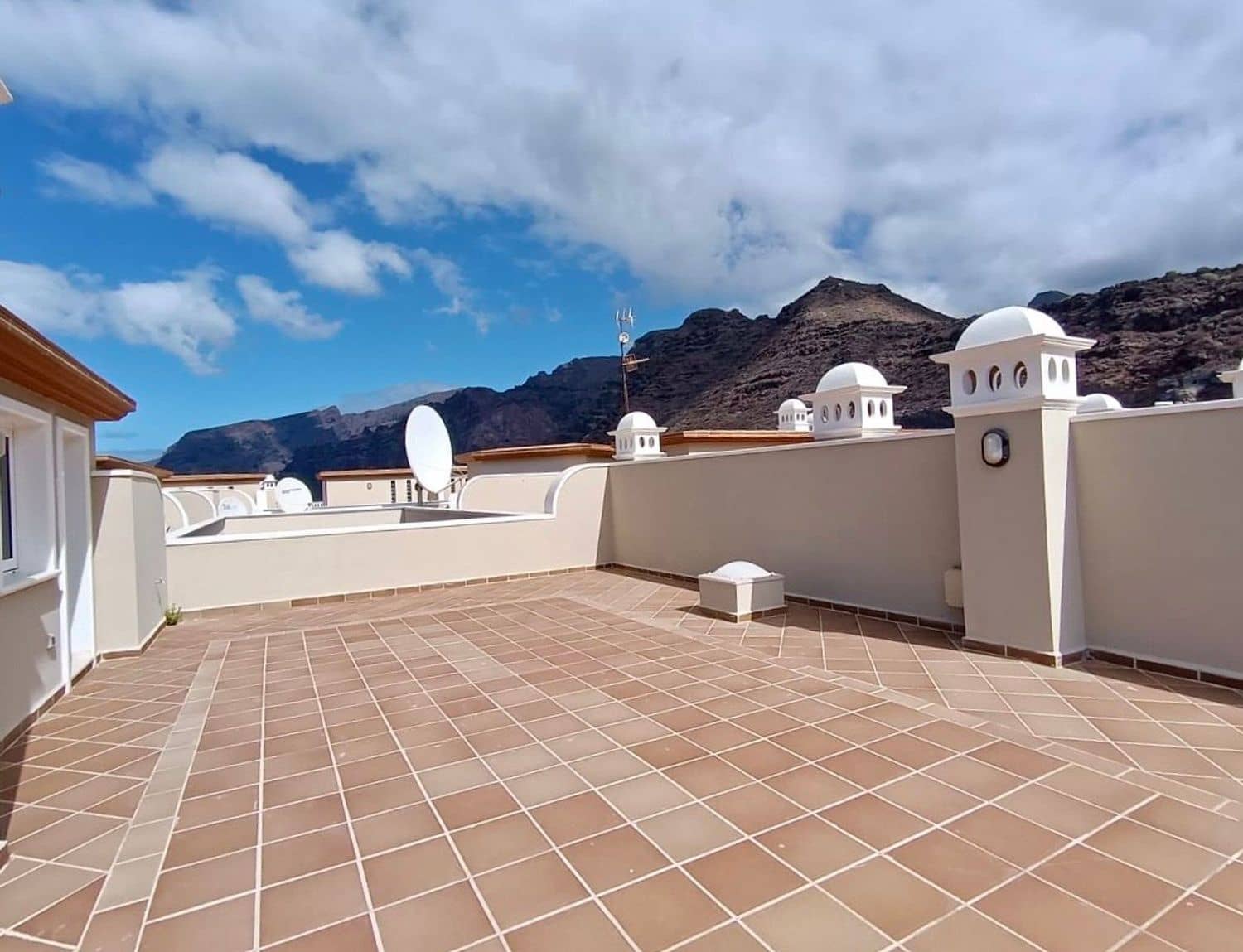 2 chambre Appartement à vendre à Puerto Santiago avec piscine garage - 550 883 € (Ref: 8607964)