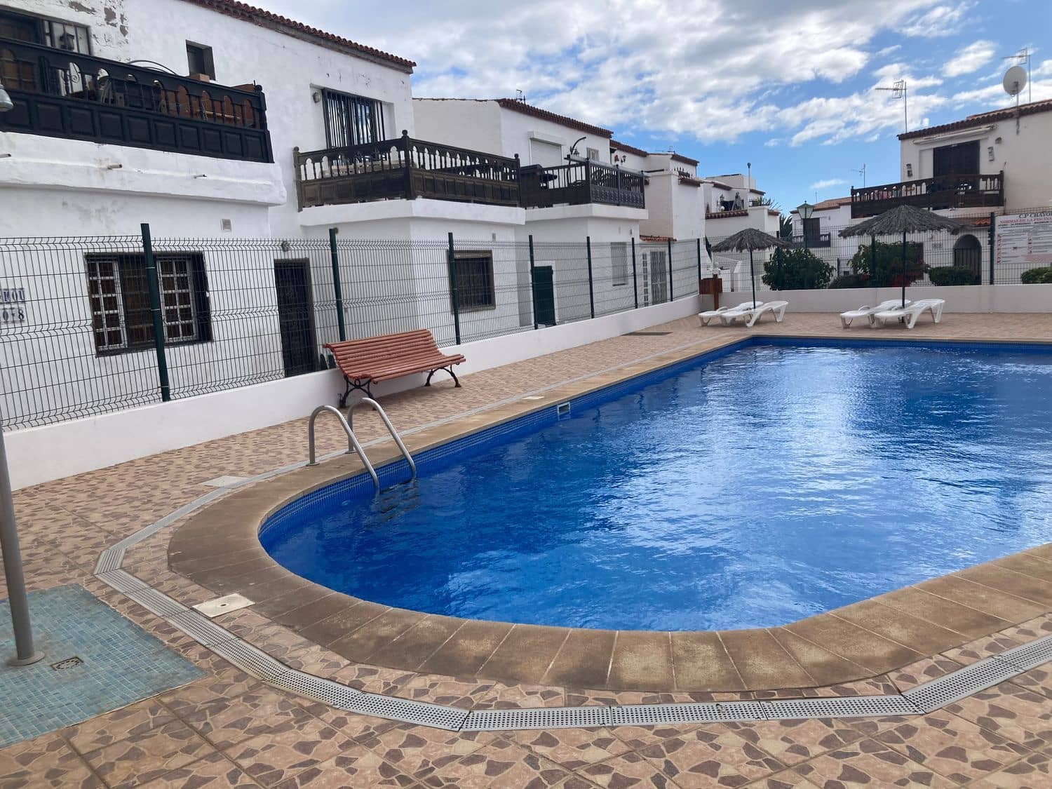 3 soveværelse Byhus til salg i Arona med swimmingpool - € 299.000 (Ref: 8689032)