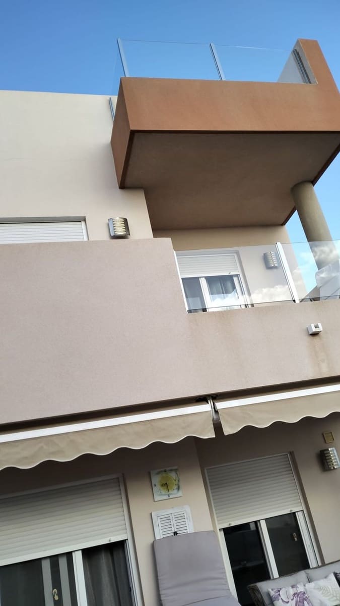 3 soveværelse Byhus til salg i Puerto Santiago med swimmingpool garage - € 595.000 (Ref: 8740884)