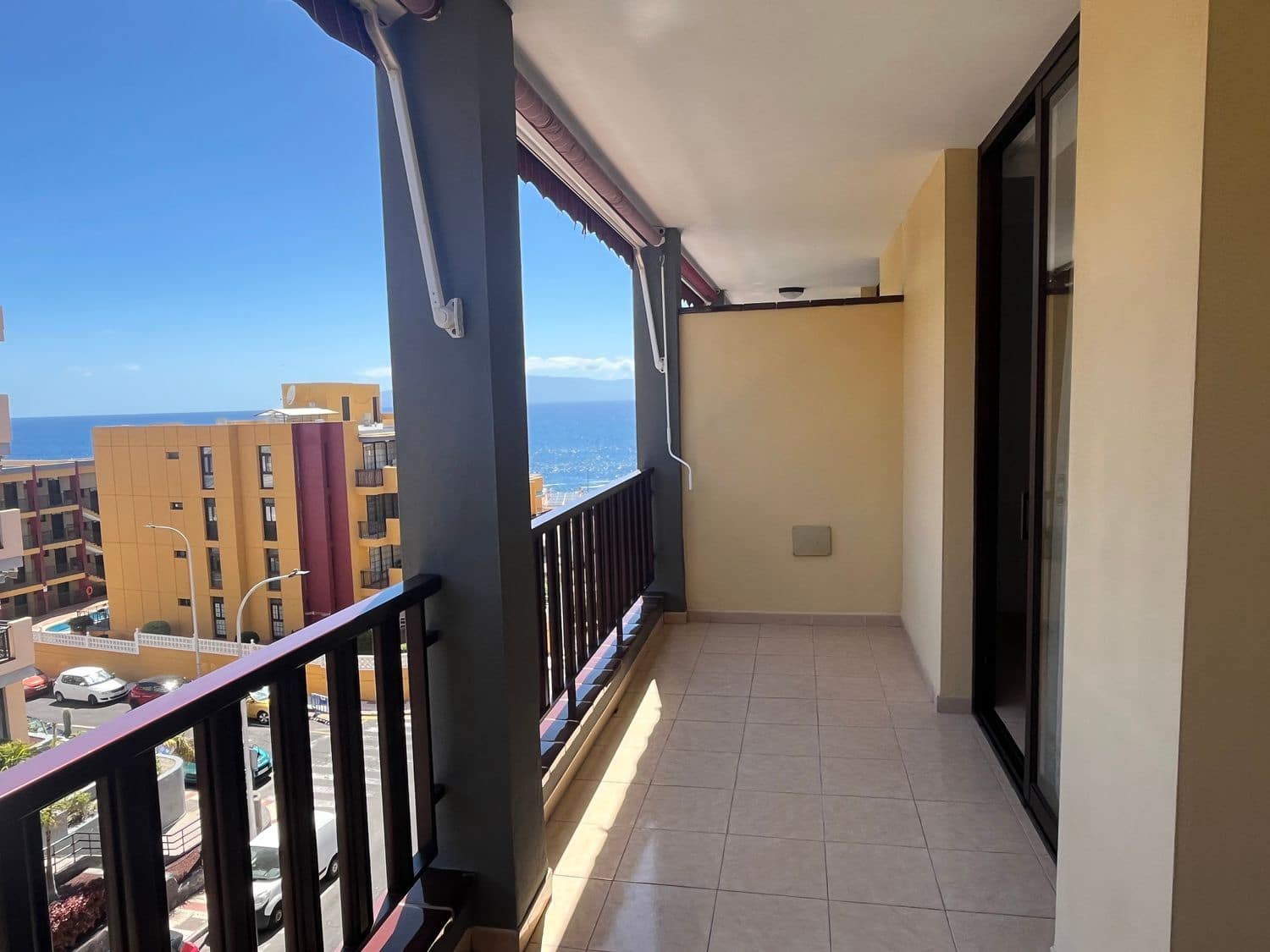 1 quarto Apartamento para arrendar em Puerto Santiago com piscina garagem - 1 100 € (Ref: 8980117)