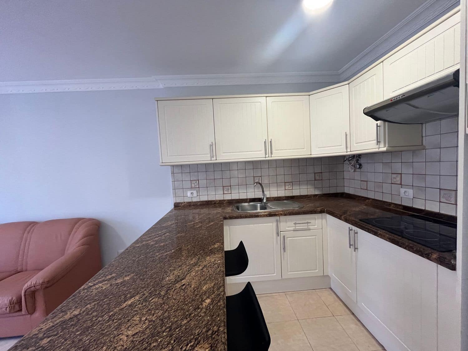 1 quarto Apartamento para arrendar em Puerto Santiago com piscina garagem - 1 100 € (Ref: 8980117)