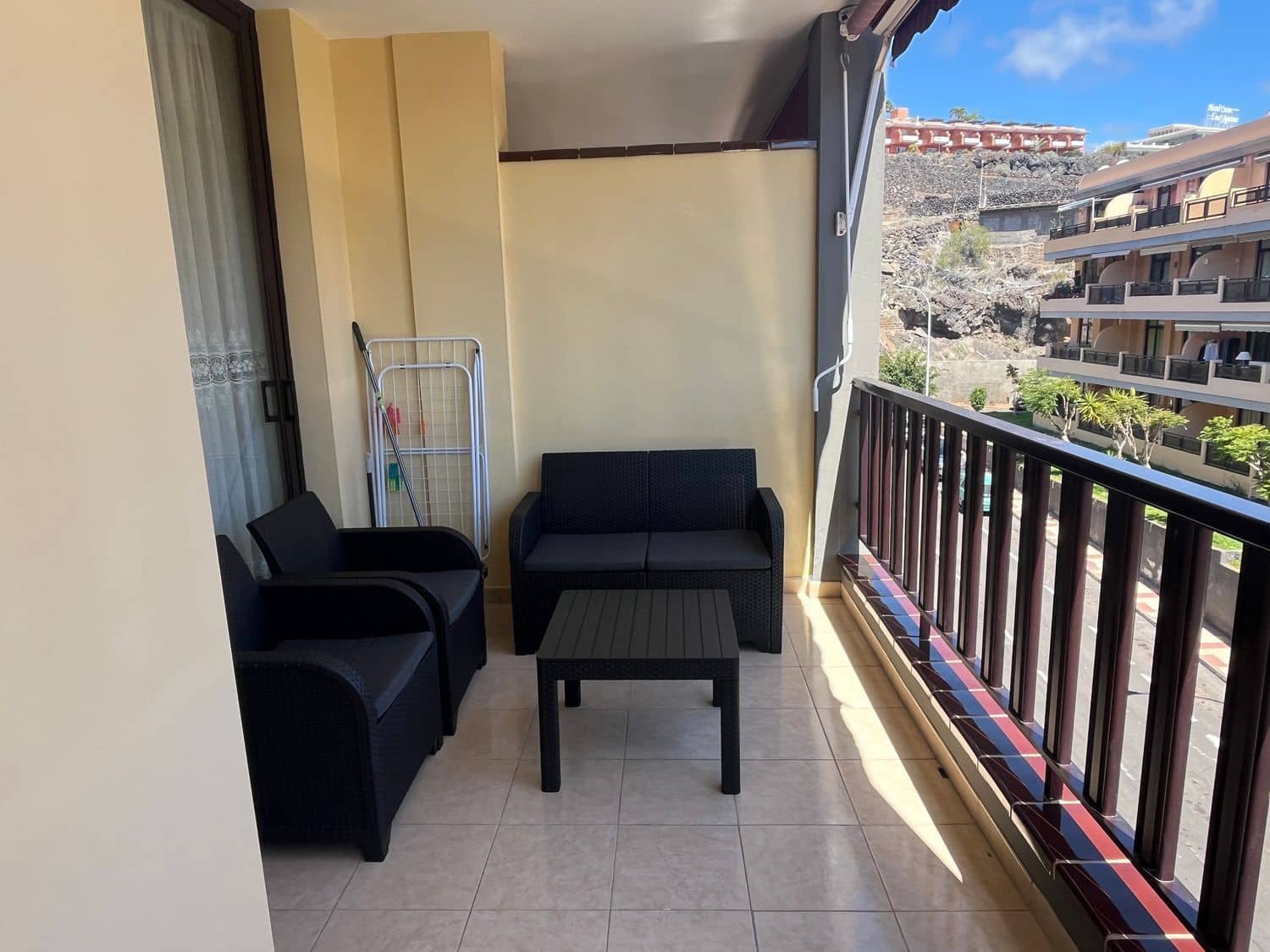 1 quarto Apartamento para arrendar em Puerto Santiago com piscina garagem - 1 100 € (Ref: 8980117)