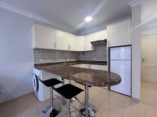 1 sovrum Lägenhet att hyra i Puerto Santiago, Santiago del Teide med pool garage - 1 100 € (Ref: 8980117)