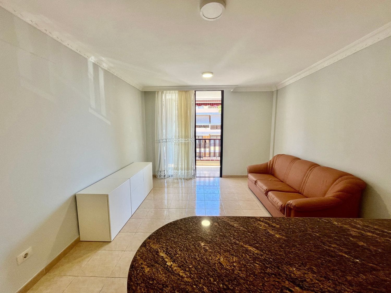 1 quarto Apartamento para arrendar em Puerto Santiago com piscina garagem - 1 100 € (Ref: 8980117)