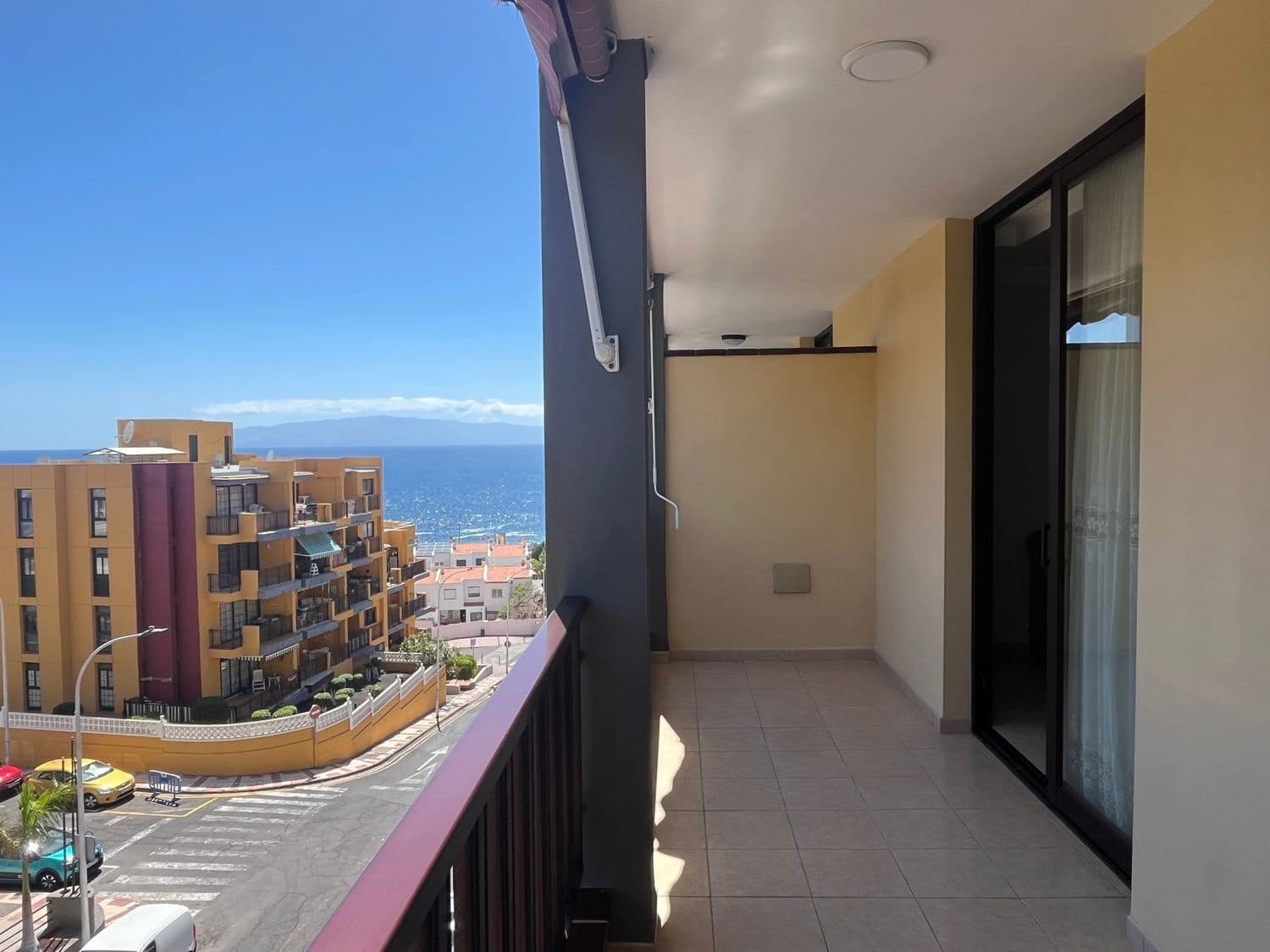1 quarto Apartamento para arrendar em Puerto Santiago com piscina garagem - 1 100 € (Ref: 8980117)