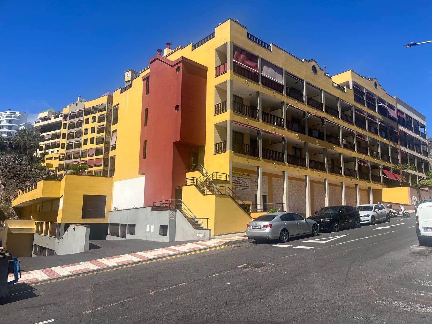1 quarto Apartamento para arrendar em Puerto Santiago com piscina garagem - 1 100 € (Ref: 8980117)