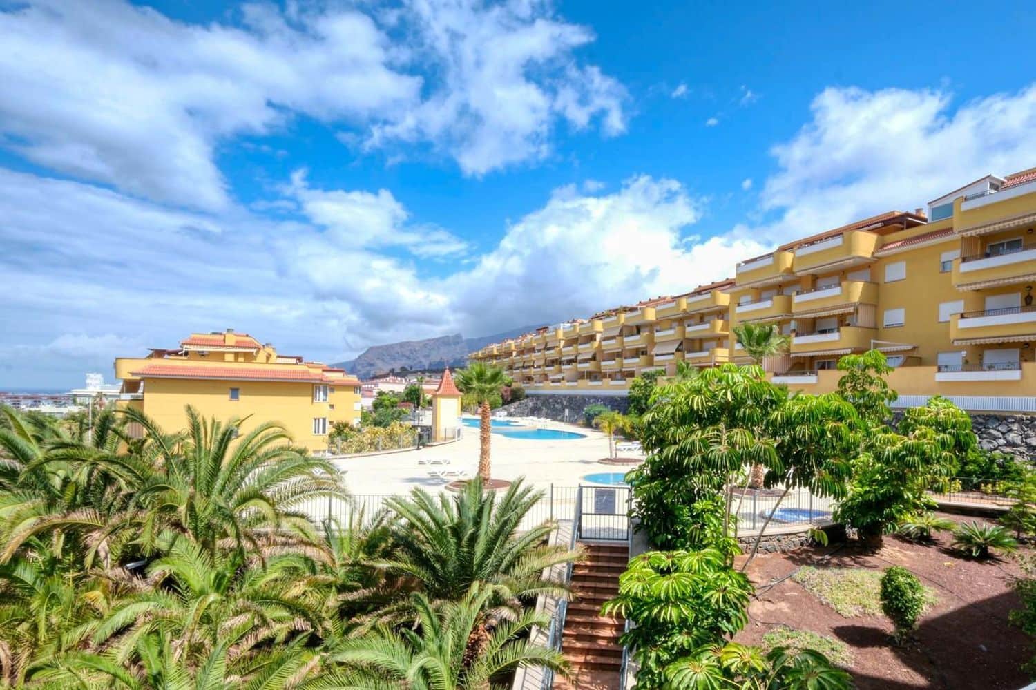 3 soveværelse Lejlighed til salg i Puerto Santiago med swimmingpool garage - € 415.000 (Ref: 9030939)