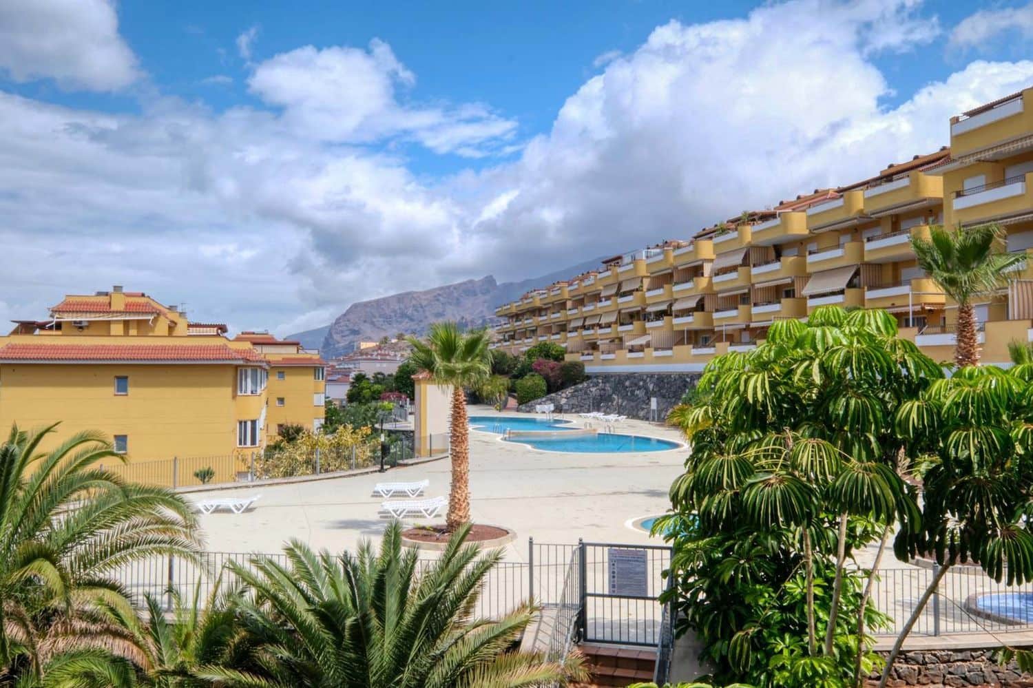 3 soveværelse Lejlighed til salg i Puerto Santiago med swimmingpool garage - € 415.000 (Ref: 9030939)