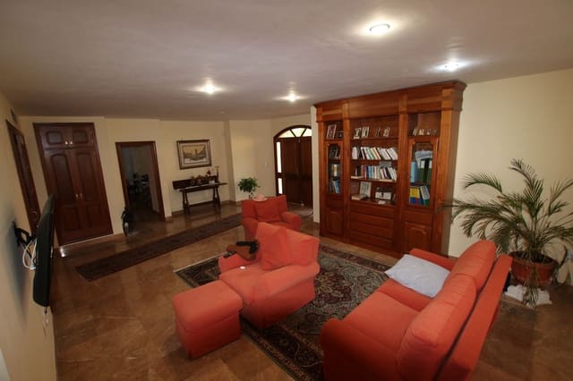 4 soveværelse Finca/Landehus til salg i Los Gigantes, Santiago del Teide med garage - € 1.400.000 (Ref: 9060771)