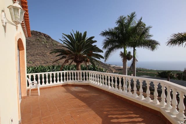 4 soveværelse Finca/Landehus til salg i Los Gigantes, Santiago del Teide med garage - € 1.400.000 (Ref: 9060771)